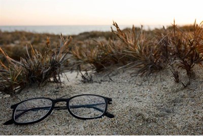 glasses-lost-outdoors.jpg, Jun 2020